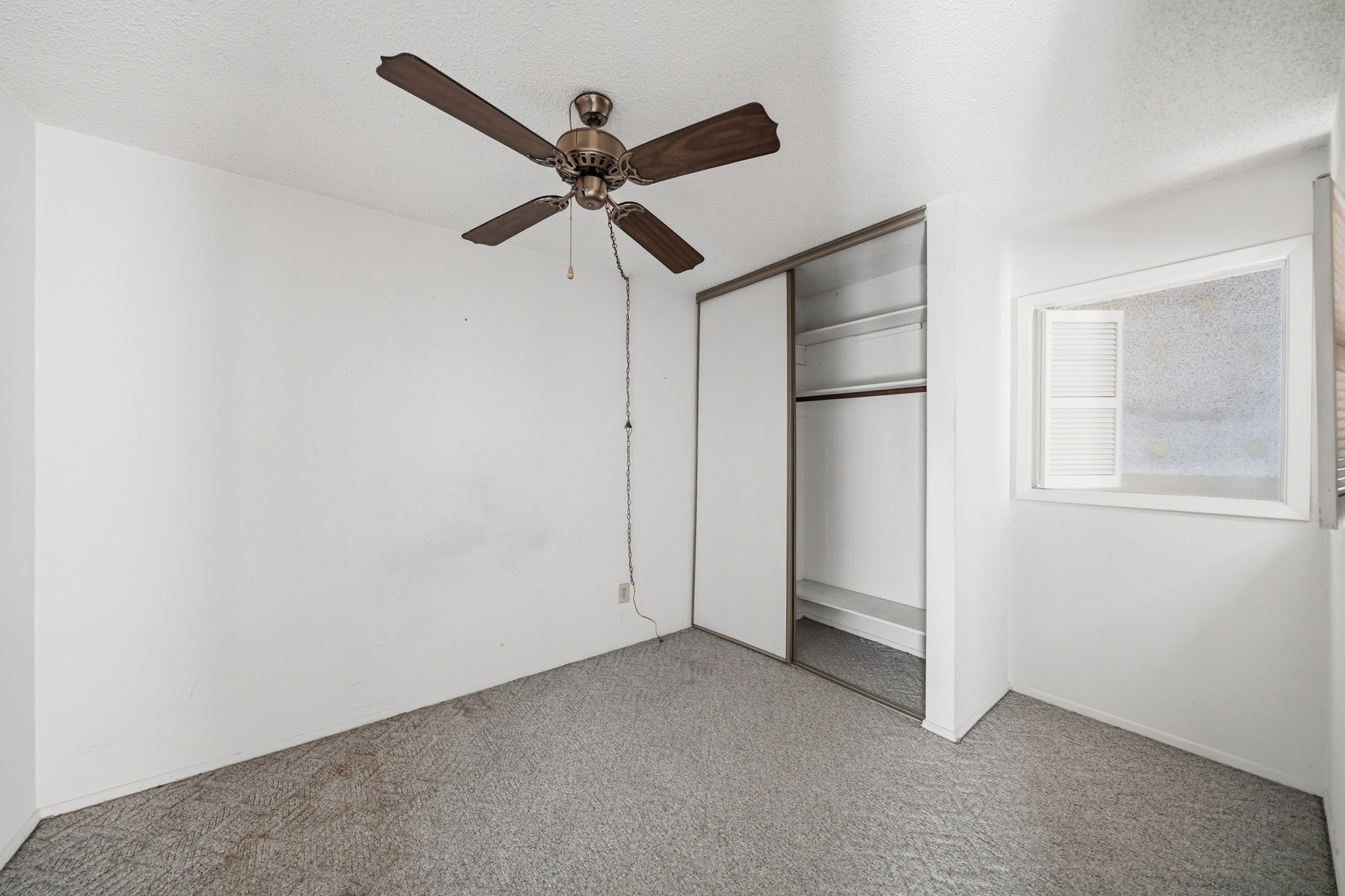 12918 Wirevine Lane Houston, TX 77072 - Photo 6 of 10 Secondary bedroom up
