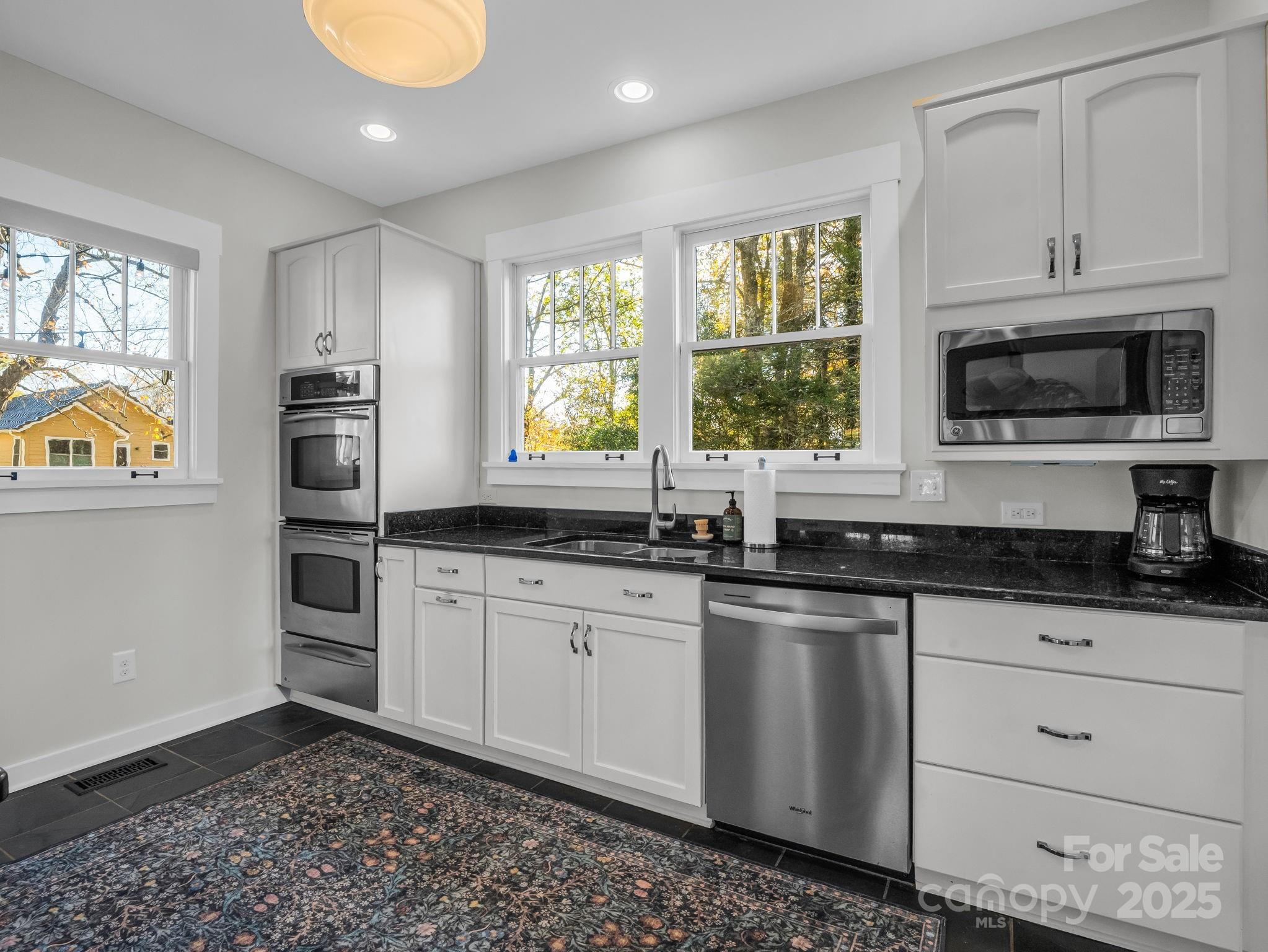 96 Thomas Street Brevard, NC 28712 - Photo 15 of 40