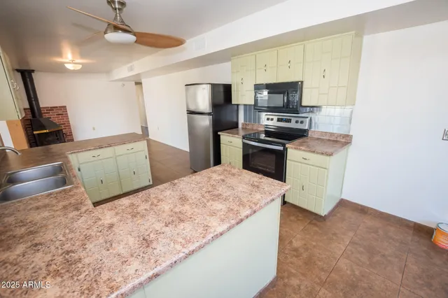 $239,000 | 597 Hegge Drive, Sierra Vista, AZ 85635