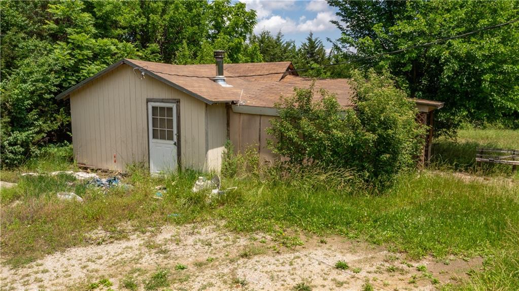 1986 Rock Creek Road Ottawa, KS 66067 - Photo 9 of 12