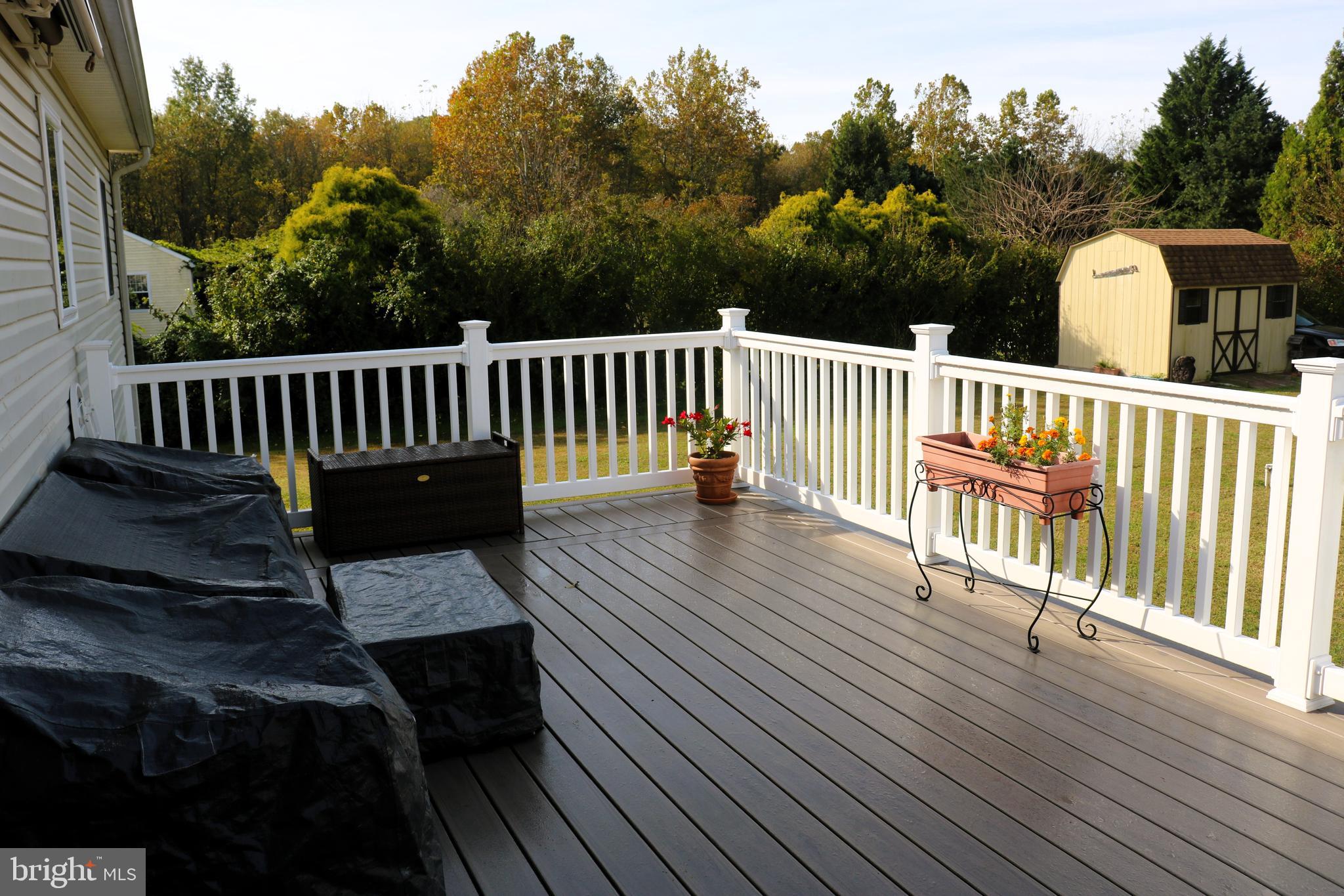 16 Kinkle Road Bridgeton, NJ 08302 - Photo 13 of 31 a view of balcony with wooden floor and fence
