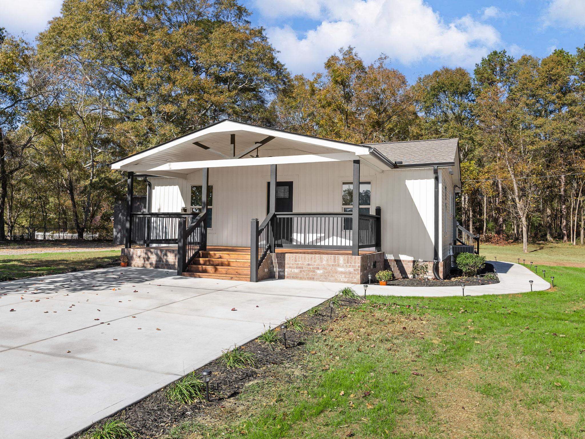 118 Strawberry Road Anderson, SC 29626 - Photo 3 of 39