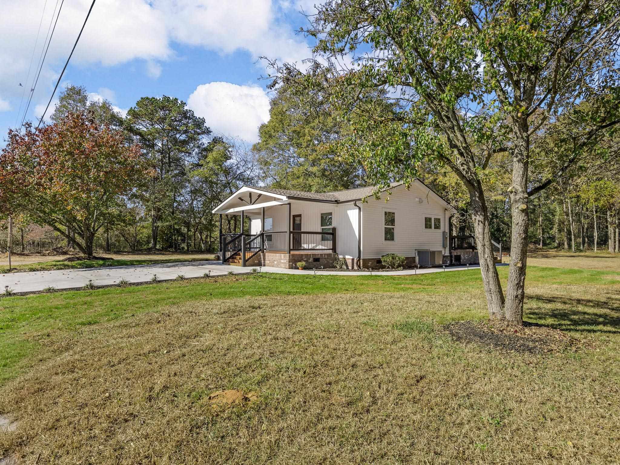 118 Strawberry Road Anderson, SC 29626 - Photo 4 of 39