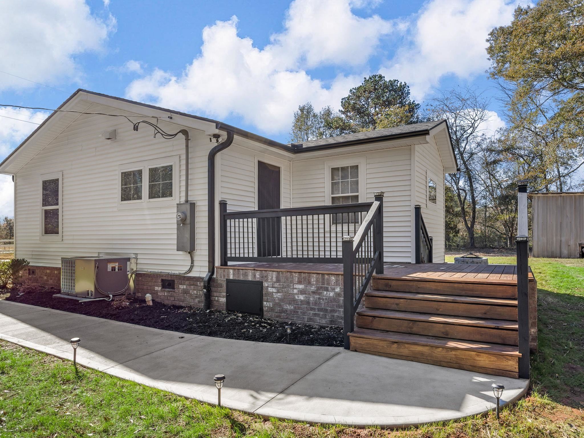 118 Strawberry Road Anderson, SC 29626 - Photo 5 of 39