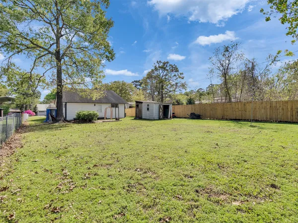 $2,000 | 215 Sparkling Water Drive, Huffman, TX 77336