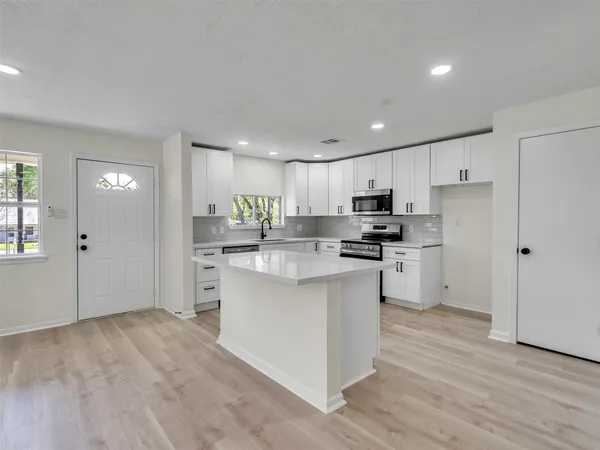 $2,000 | 215 Sparkling Water Drive, Huffman, TX 77336