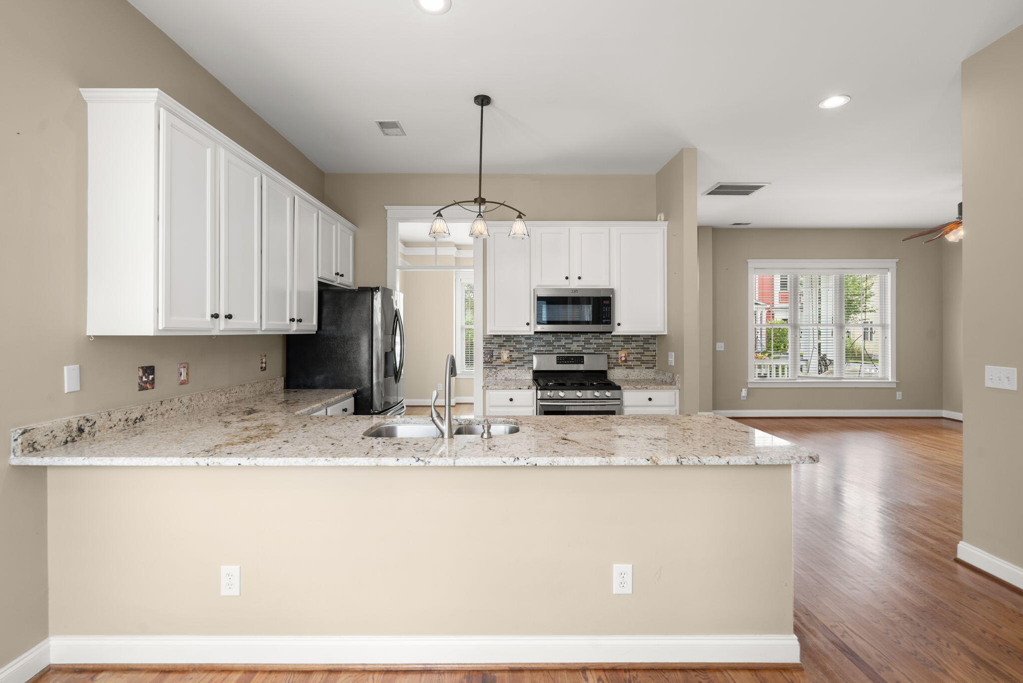 302 Hydrangea Street Summerville, SC 29483 - Photo 21 of 67