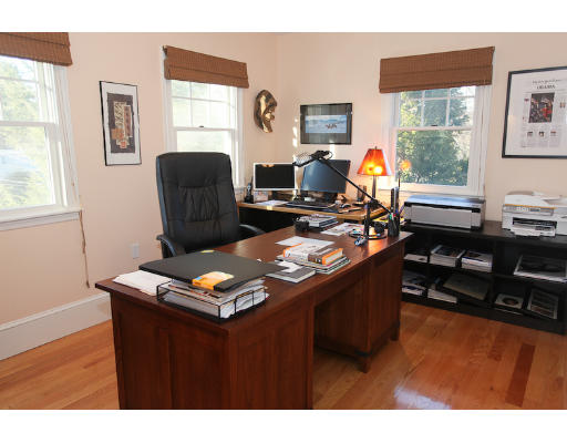19 Sunset Road Winchester, MA 01890 - Photo 9 of 12 Gallery Image 9