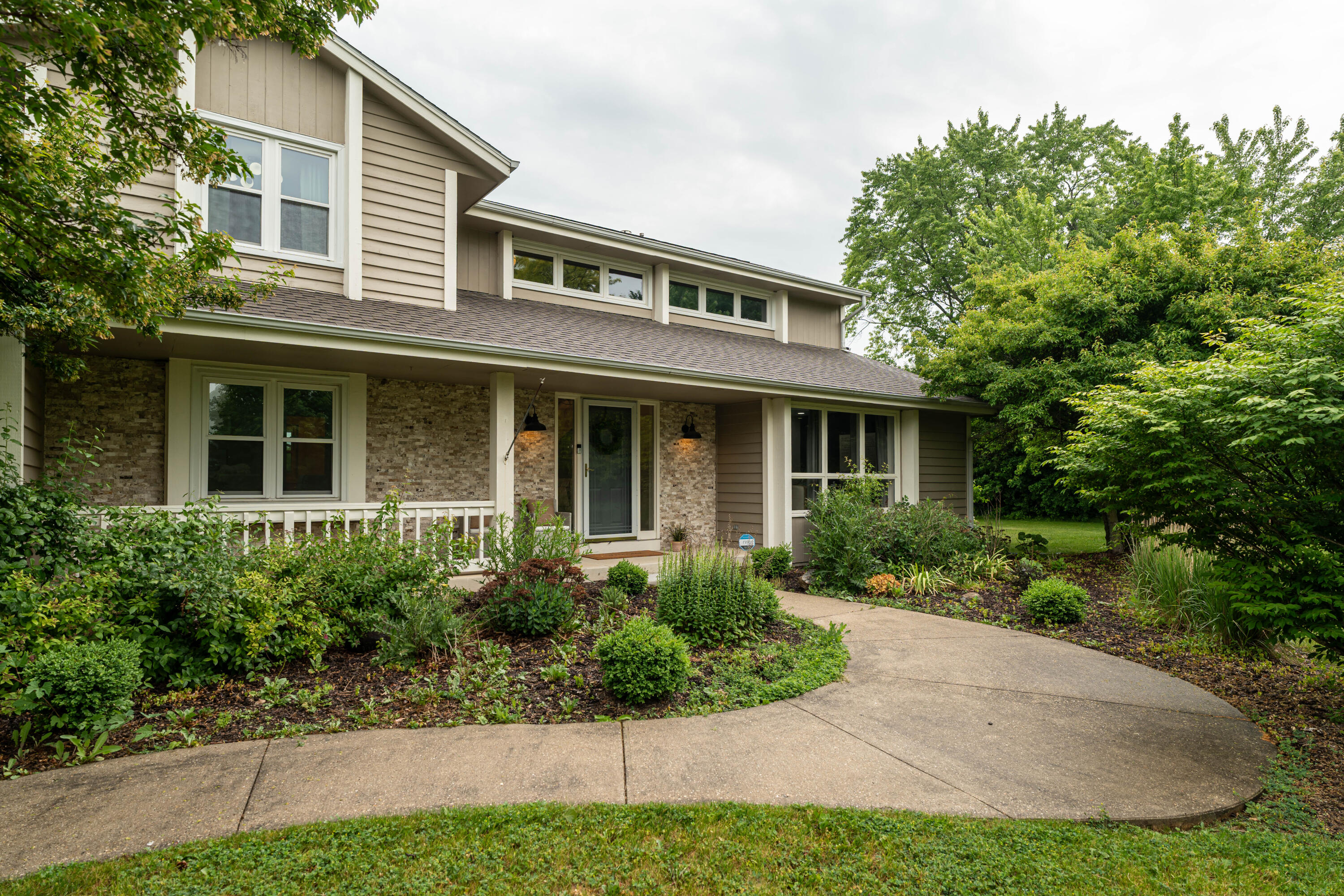 12918 Bell Road Caledonia, WI 53108 - Photo 46 of 61 Front Walkway