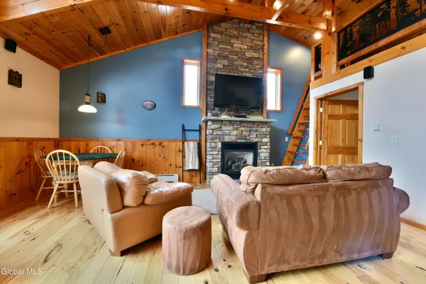 $1,299,900 | 109 Sunset Drive, Broadalbin, NY 12025