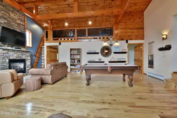 $1,299,900 | 109 Sunset Drive, Broadalbin, NY 12025