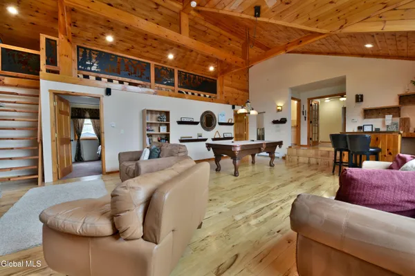 $1,299,900 | 109 Sunset Drive, Broadalbin, NY 12025