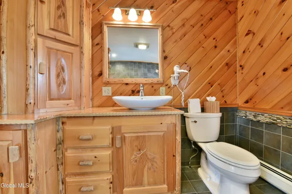 $1,299,900 | 109 Sunset Drive, Broadalbin, NY 12025