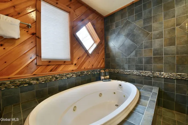 $1,299,900 | 109 Sunset Drive, Broadalbin, NY 12025