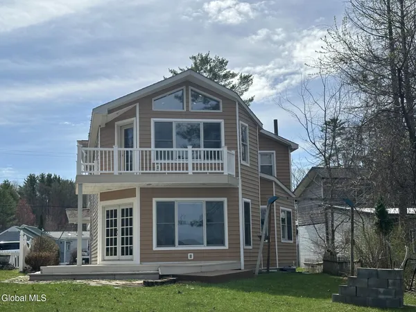 $1,299,900 | 109 Sunset Drive, Broadalbin, NY 12025
