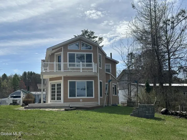 $1,299,900 | 109 Sunset Drive, Broadalbin, NY 12025