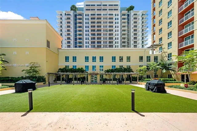 $2,200 | 7350 Southwest 89th Street, Unit 411S, Miami, FL 33156