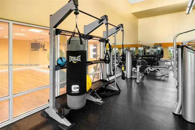 $2,200 | 7350 Southwest 89th Street, Unit 411S, Miami, FL 33156