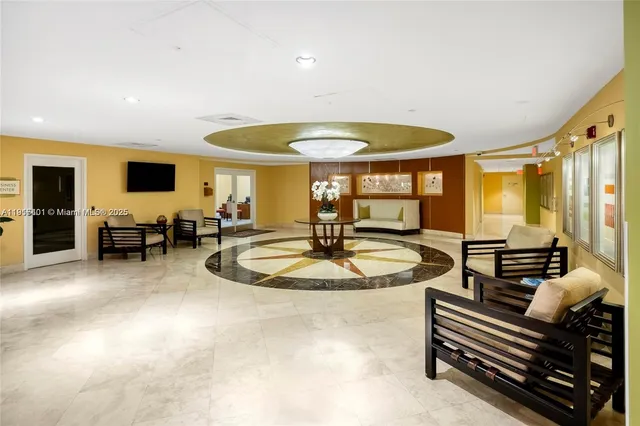 $2,200 | 7350 Southwest 89th Street, Unit 411S, Miami, FL 33156