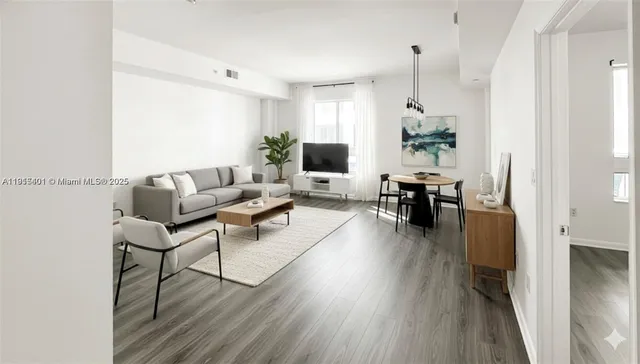 $2,200 | 7350 Southwest 89th Street, Unit 411S, Miami, FL 33156