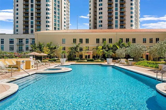 $2,200 | 7350 Southwest 89th Street, Unit 411S, Miami, FL 33156