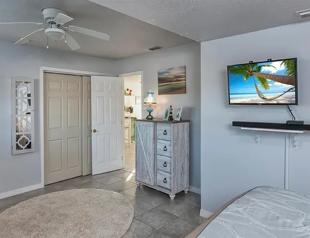 $2,200 | 1550 4th Avenue, Vero Beach, FL 32960