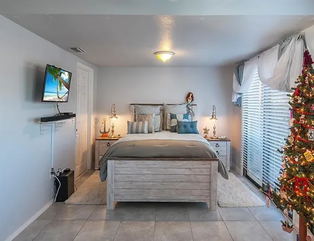 $2,200 | 1550 4th Avenue, Vero Beach, FL 32960