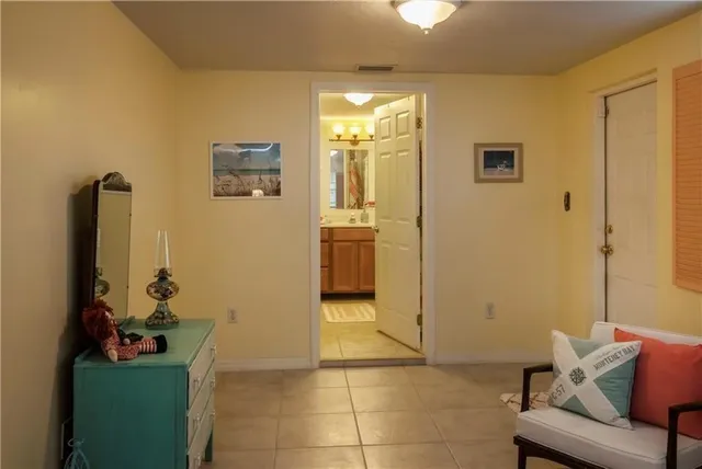 $2,200 | 1550 4th Avenue, Vero Beach, FL 32960