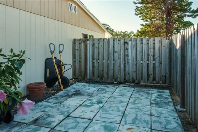 $2,200 | 1550 4th Avenue, Vero Beach, FL 32960