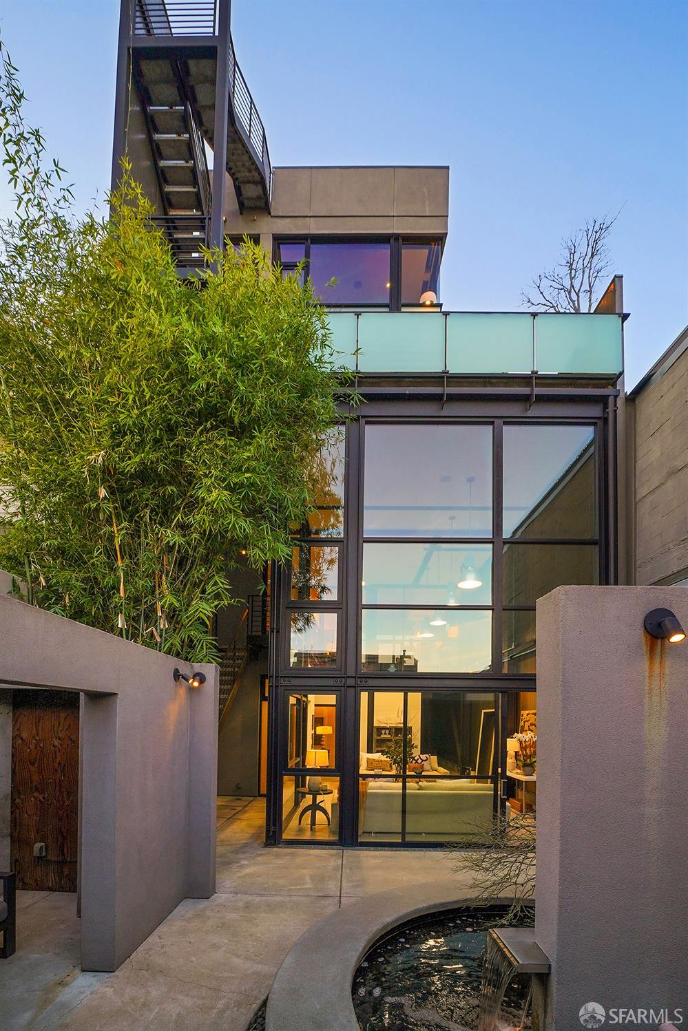 55 Sheridan San Francisco, CA 94103 - Photo 26 of 30 front view of a house