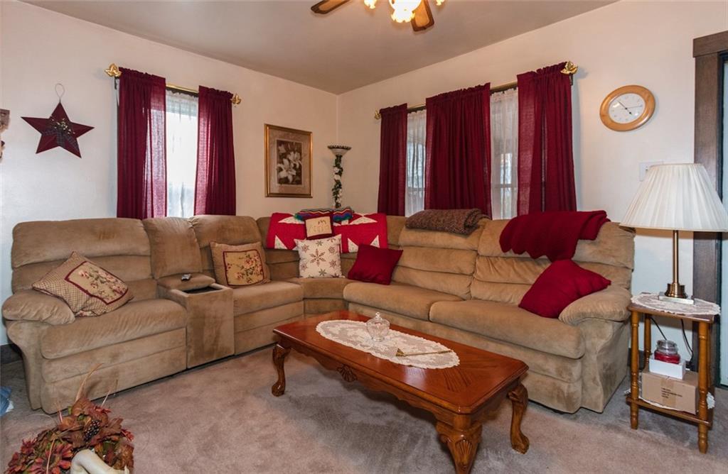 101 Undercliff Road Midland, PA 15059 - Photo 2 of 20 Living Room