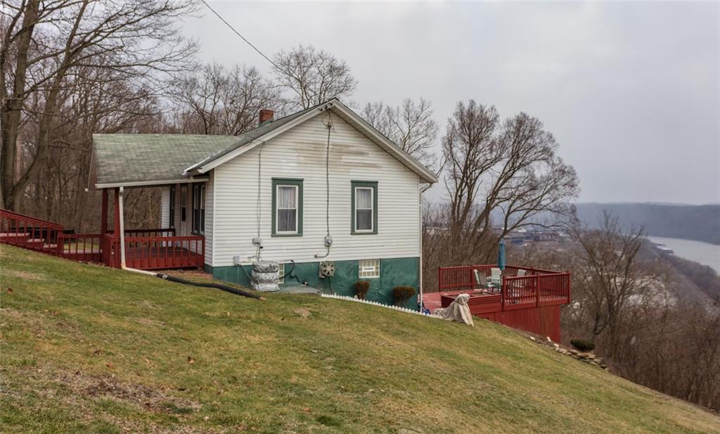 101 Undercliff Road Midland, PA 15059 - Photo 15 of 20 Side view of home