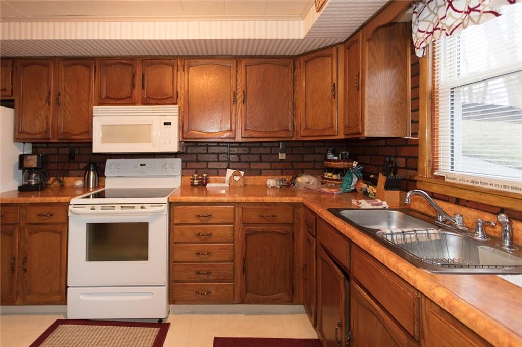 101 Undercliff Road Midland, PA 15059 - Photo 3 of 20 Kitchen - Plenty of counter space