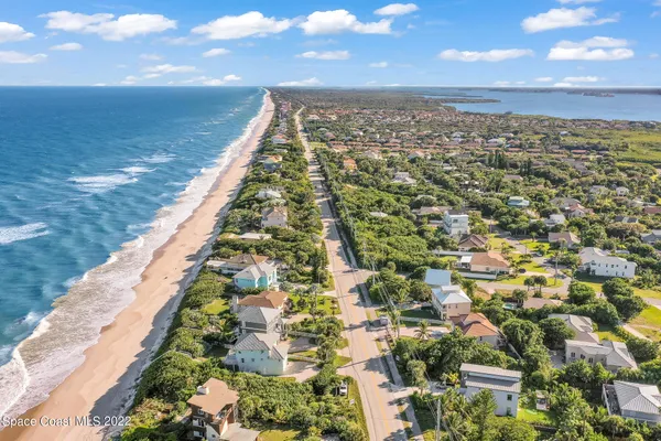 $2,260,000 | 5085 South Hwy A1A, Melbourne Beach, FL 32951