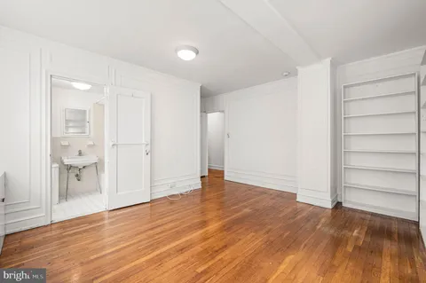 $449,000 | 1901 Walnut Street, Unit 17F, Philadelphia, PA 19103