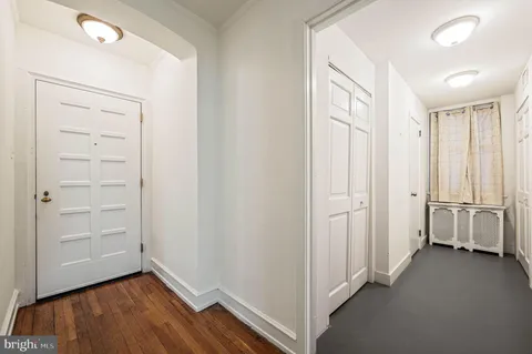 $449,000 | 1901 Walnut Street, Unit 17F, Philadelphia, PA 19103