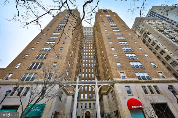 $449,000 | 1901 Walnut Street, Unit 17F, Philadelphia, PA 19103