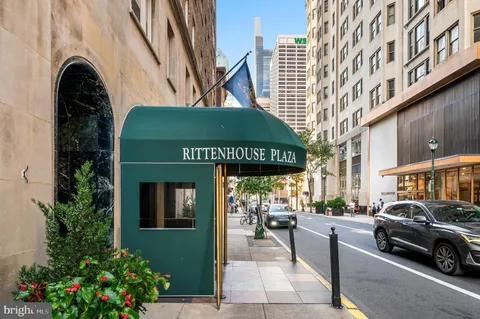 $449,000 | 1901 Walnut Street, Unit 17F, Philadelphia, PA 19103