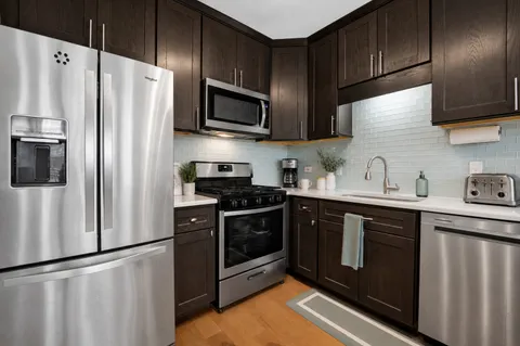 $345,000 | 630 North State Street, Unit 2305, Chicago, IL 60654
