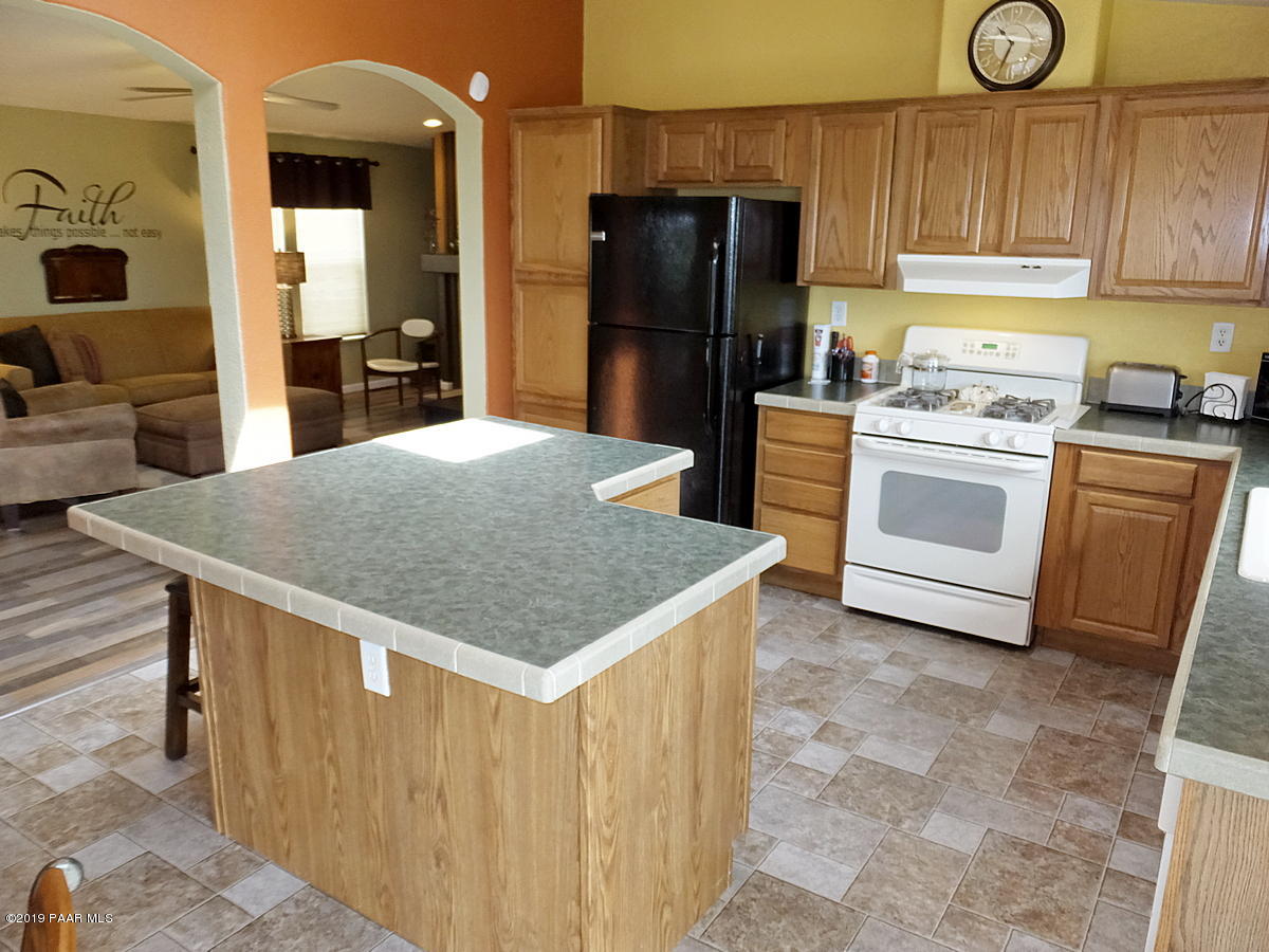 199 North Ambassador Road Dewey, AZ 86327 - Photo 14 of 36 Kitchen with Island