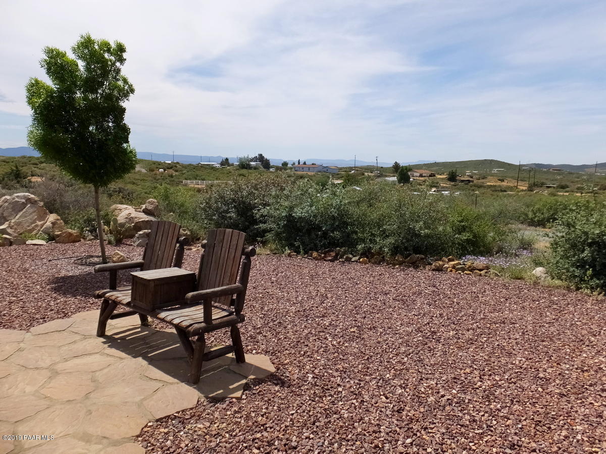 199 North Ambassador Road Dewey, AZ 86327 - Photo 6 of 36 Relax and Enjoy Life