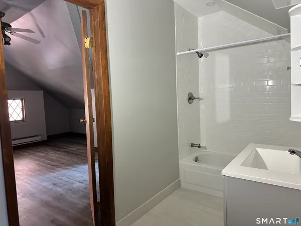 $2,500 | 1537 Chapel Street, Unit 2, New Haven, CT 06511