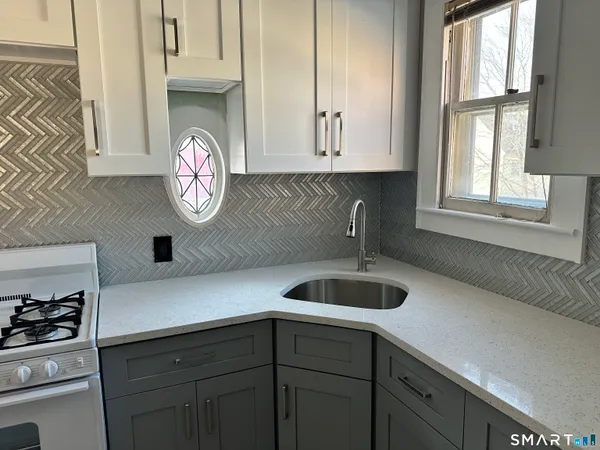 $2,500 | 1537 Chapel Street, Unit 2, New Haven, CT 06511