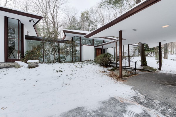 97 Aylesbury Road Worcester, MA 01609 - Photo 3 of 30 Gallery Image 3