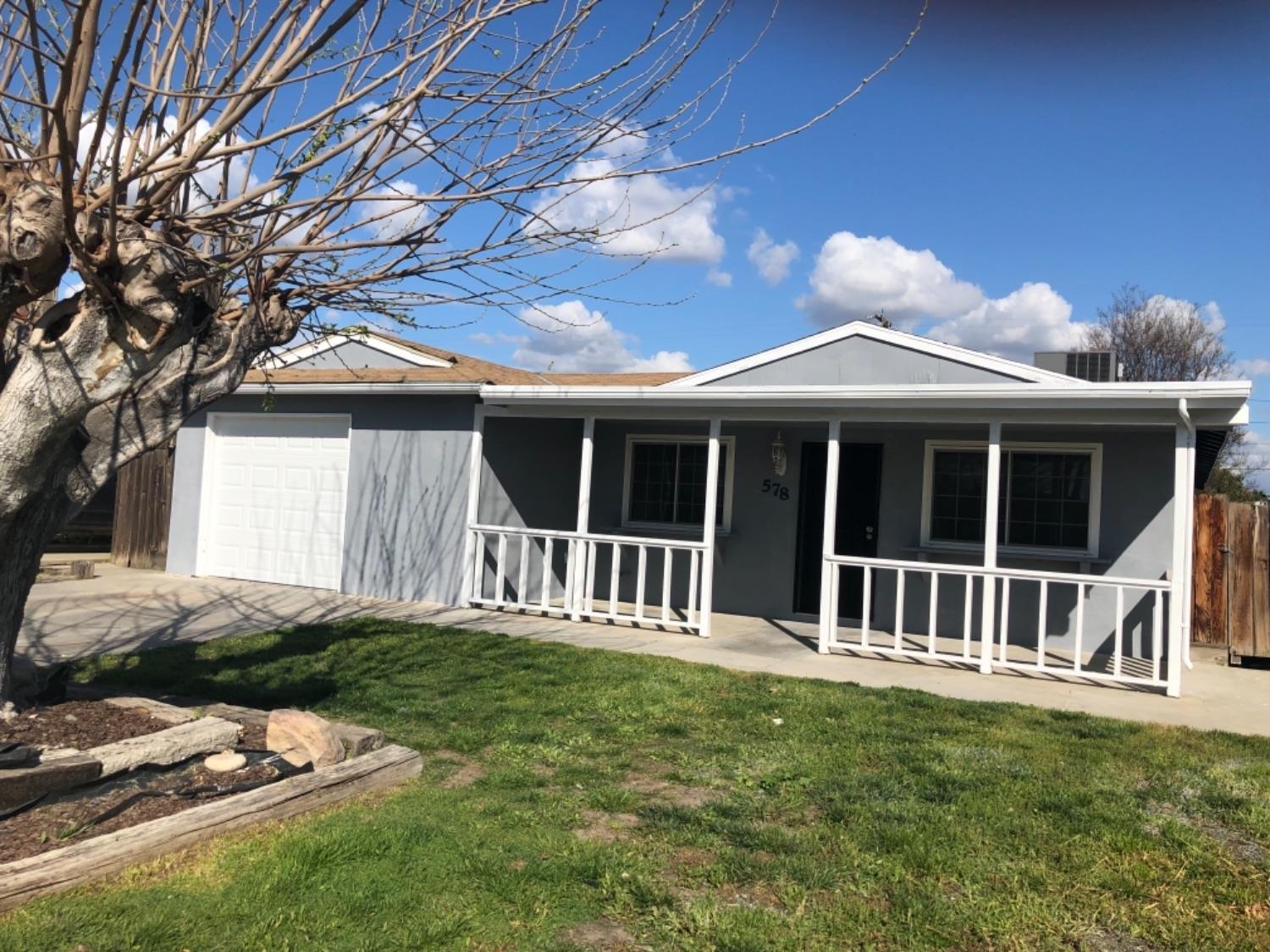 578 South 8th Street Kerman, CA 93630 - Photo 1 of 23