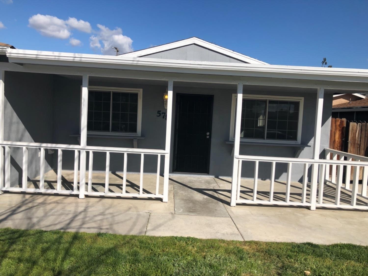 578 South 8th Street Kerman, CA 93630 - Photo 2 of 23