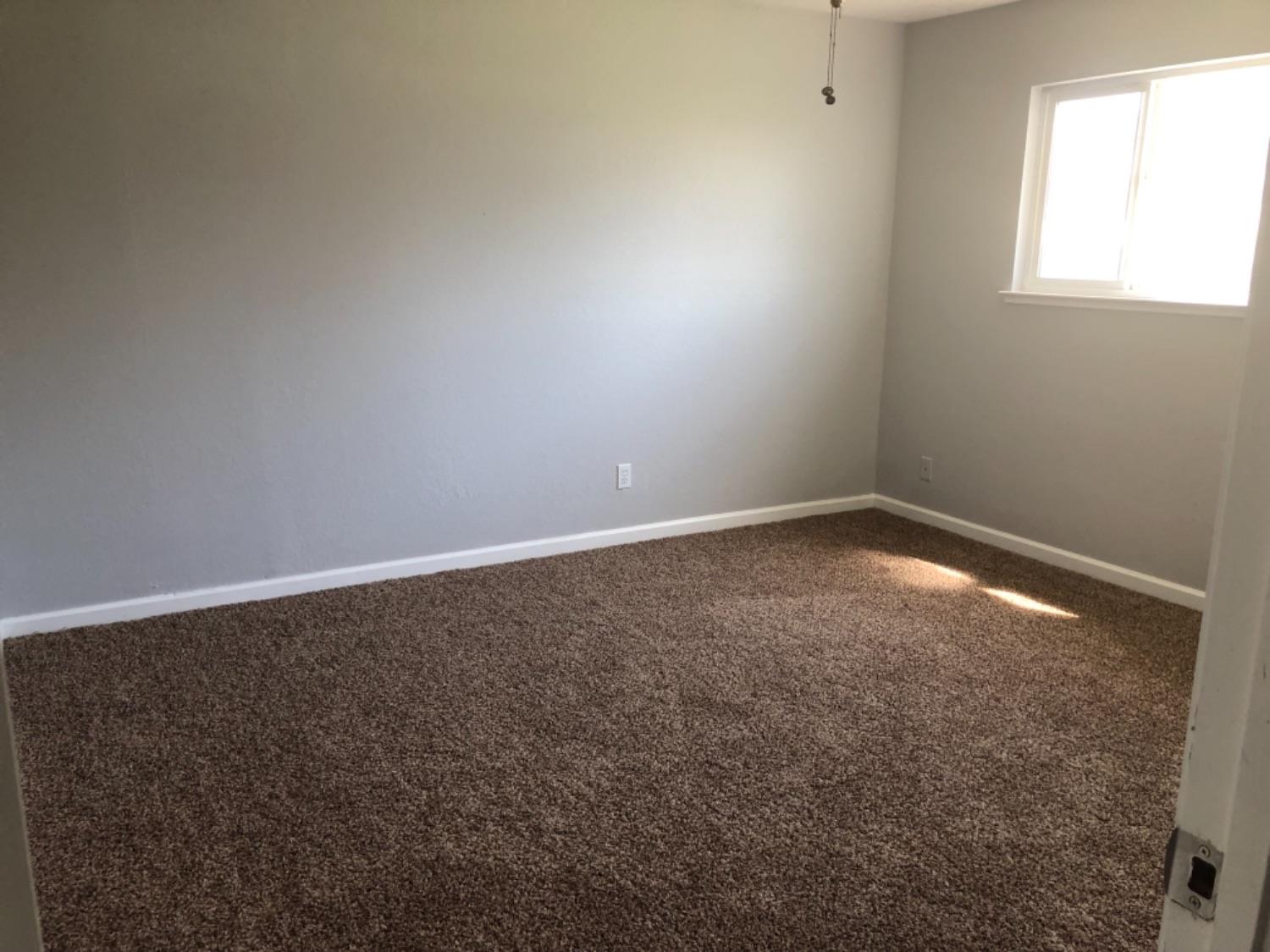 578 South 8th Street Kerman, CA 93630 - Photo 16 of 23