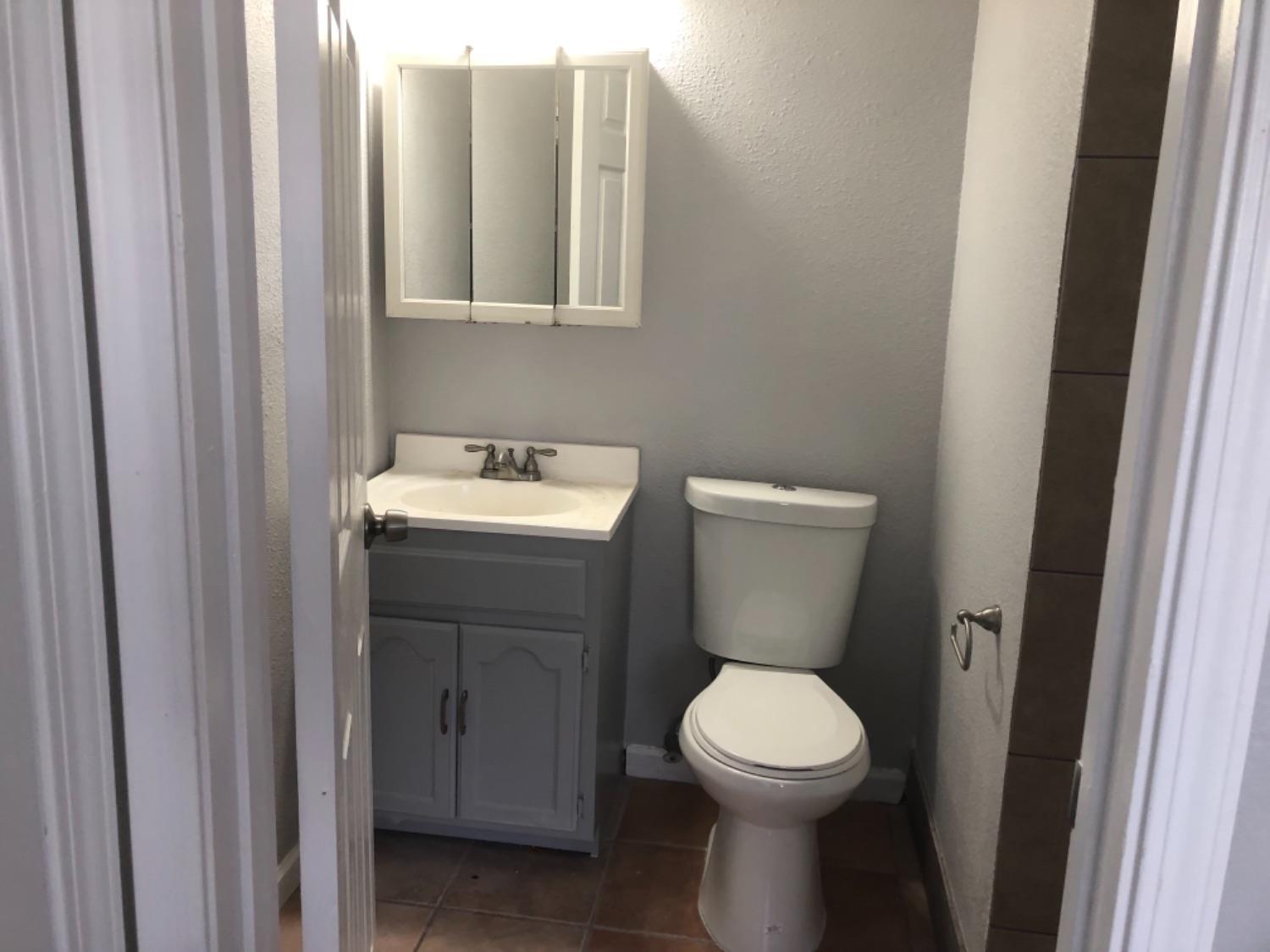 578 South 8th Street Kerman, CA 93630 - Photo 17 of 23