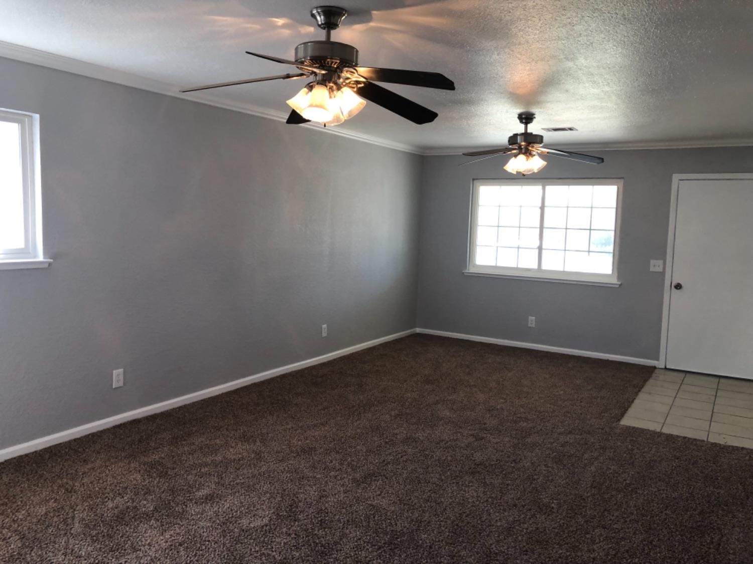578 South 8th Street Kerman, CA 93630 - Photo 6 of 23