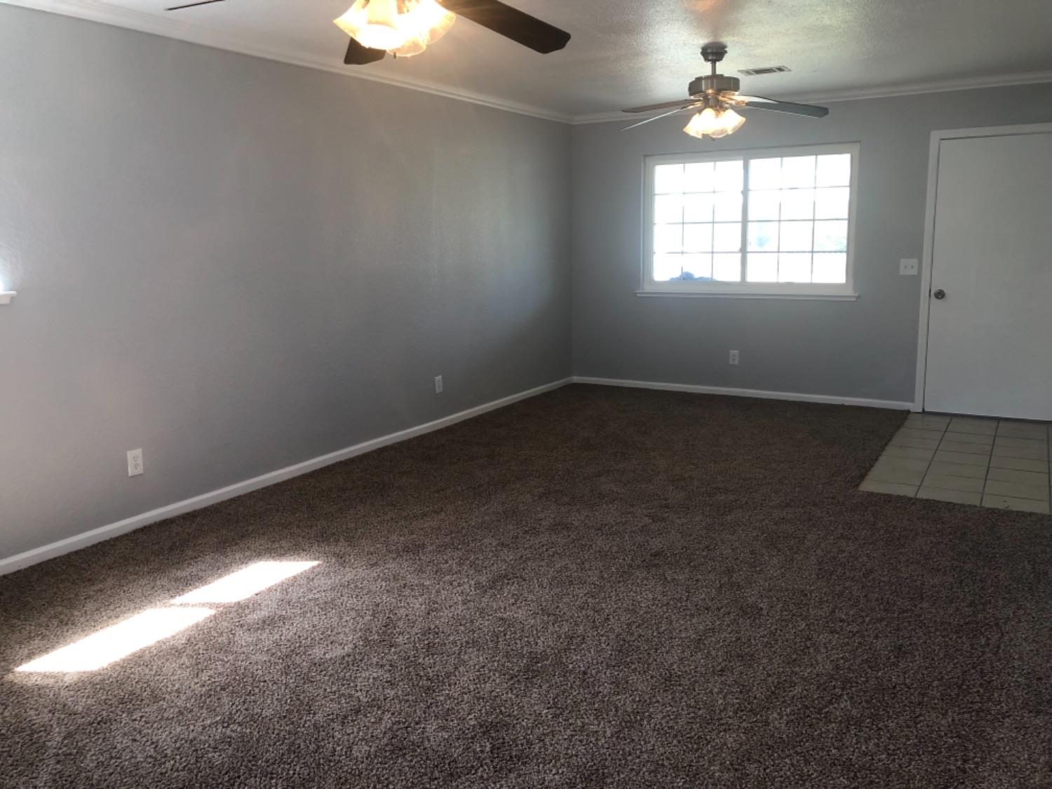 578 South 8th Street Kerman, CA 93630 - Photo 10 of 23
